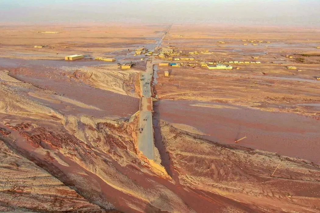利比亚东北部的大雨导致两座水坝垮塌，洪水涌入已经被淹没的地区，预计已造成 6,000 多人死亡 ...