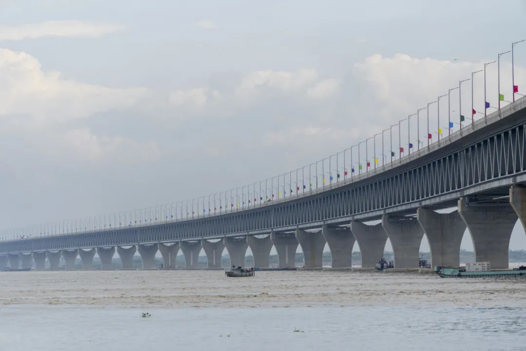 在帕德玛河上建桥