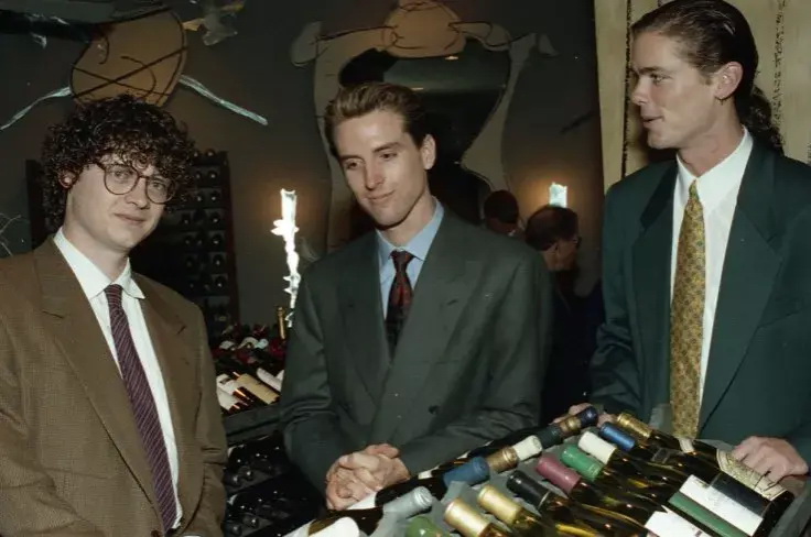 加文·纽森（中）和比利·盖蒂（左）在胖杰克酒庄的开业派对上