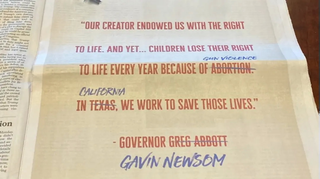 加文·纽森在得克萨斯州的三份日报上刊登了整版广告，批评得州州长格雷格·阿博特和该.jpg