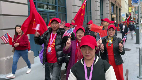 大批美国旧金山当地华人华侨热烈欢迎中方访问并出席APEC会议