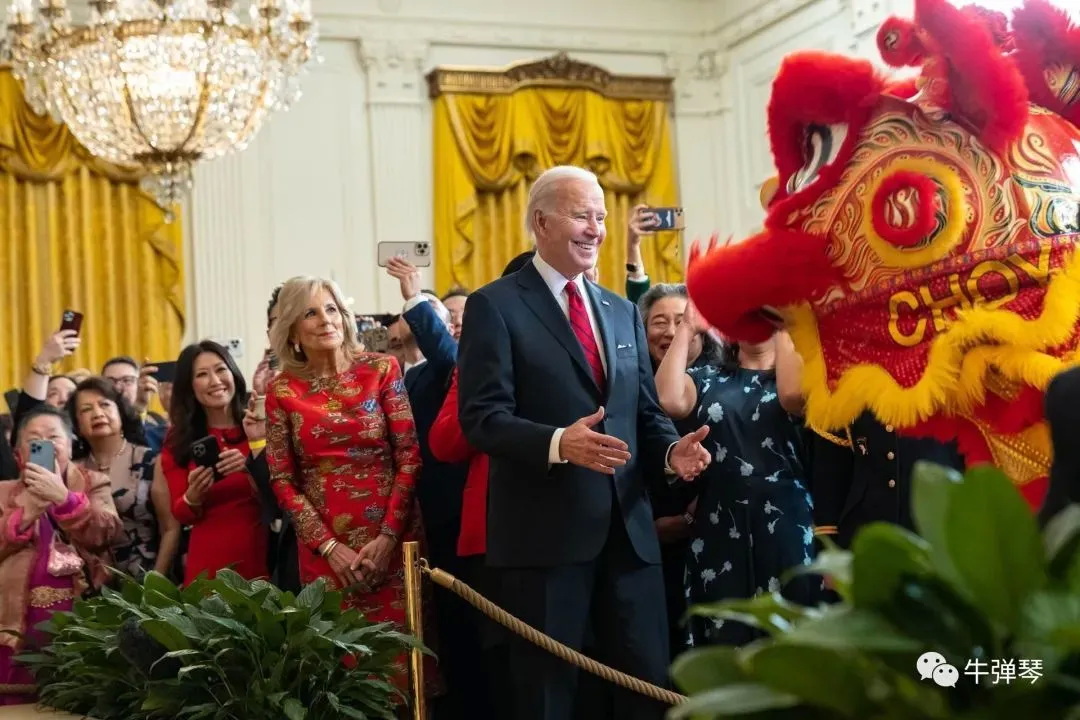 拜登亲自拜年了