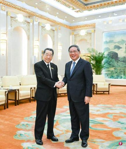 中国总理李强在北京会见了泰国正大集团资深董事长谢国民
