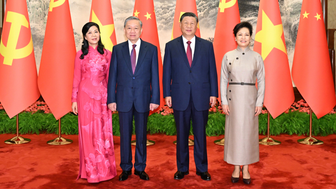 苏林就任越共中央总书记后第一次出访就到了中国