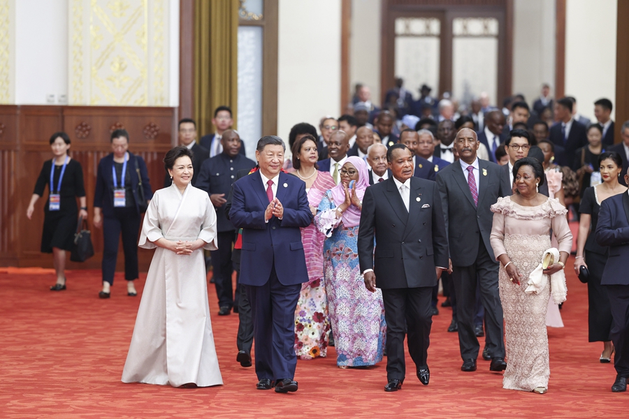 国家主席习近平和夫人彭丽媛在北京人民大会堂举行宴会，欢迎来华出席中非合作论坛北京峰会的非方及国际贵宾 ...