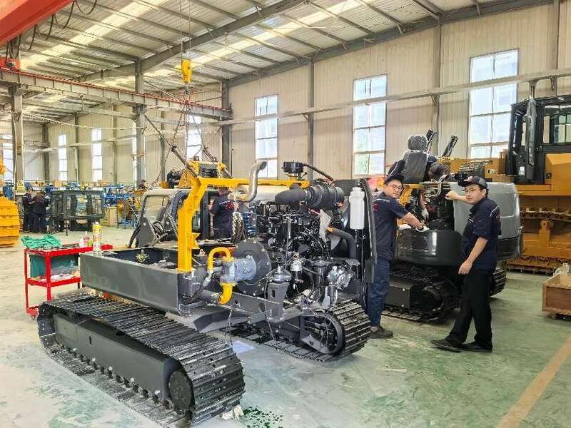 中国一家工厂的外贸车间工人