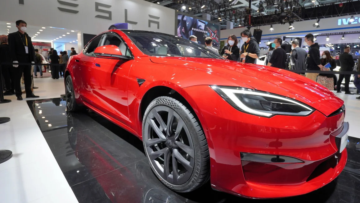 特斯拉 Model S Plaid 在中国上海中国国际进口博览会上展出
