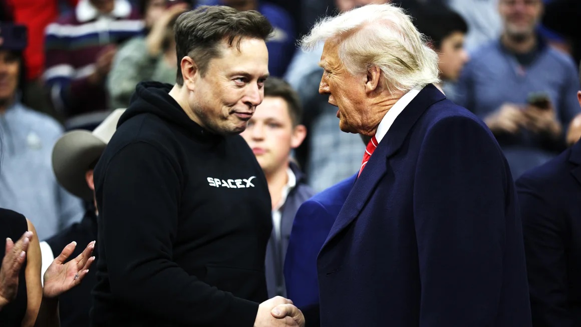 唐纳德·特朗普总统和白宫高级顾问、特斯拉和 SpaceX 首席执行官埃隆·马斯克 ...